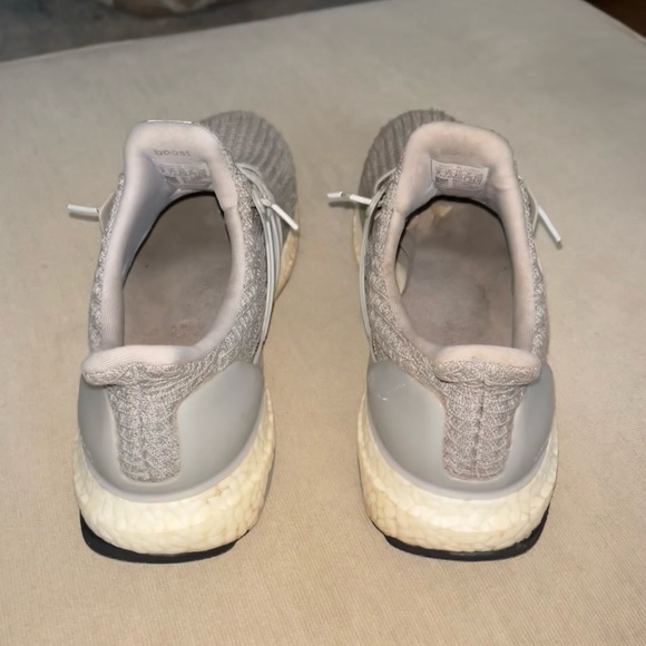 Adidas Ultra Boost 4.0 Wolf Gray - Picture 6 of 9